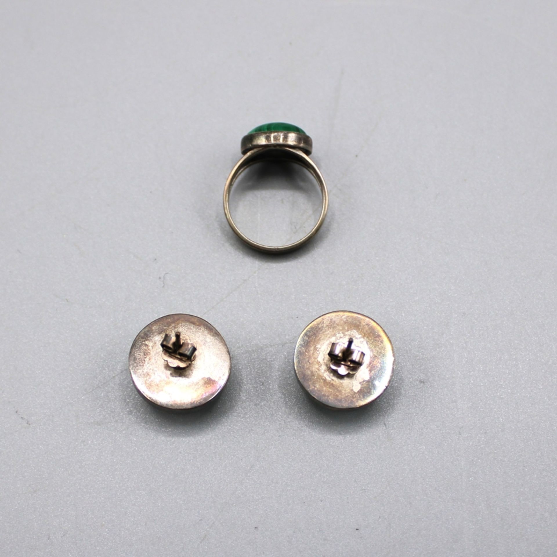 Malachit Schmuckset Silber, Ring Ø ca. 16,5 mm, Ohrstecker, zus. 17,5 g - Bild 2 aus 2