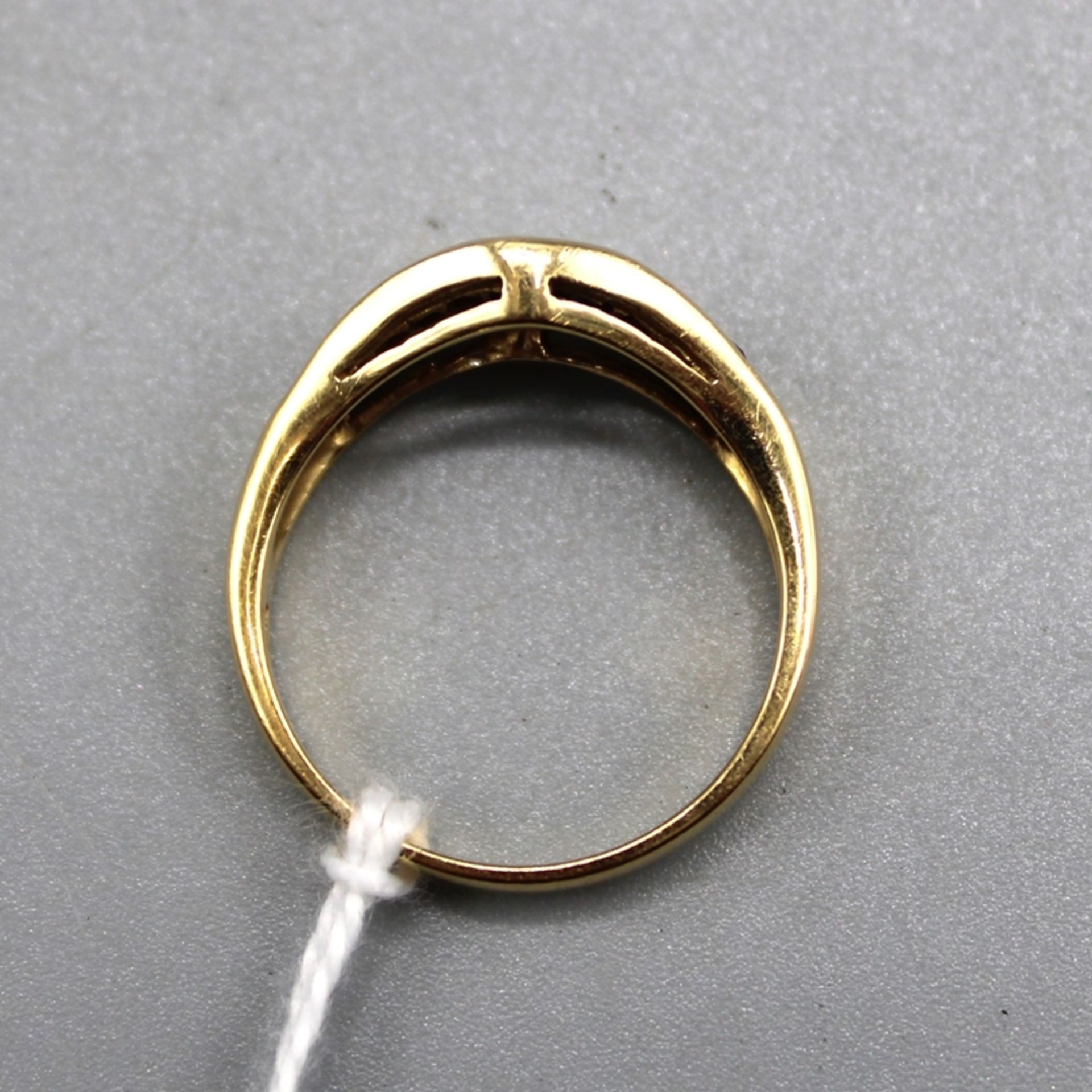 Rubin Goldring 750, m. kl. quadratischen Rubinen, Ring Ø ca. 17,5 mm, 4,8 g - Image 2 of 2