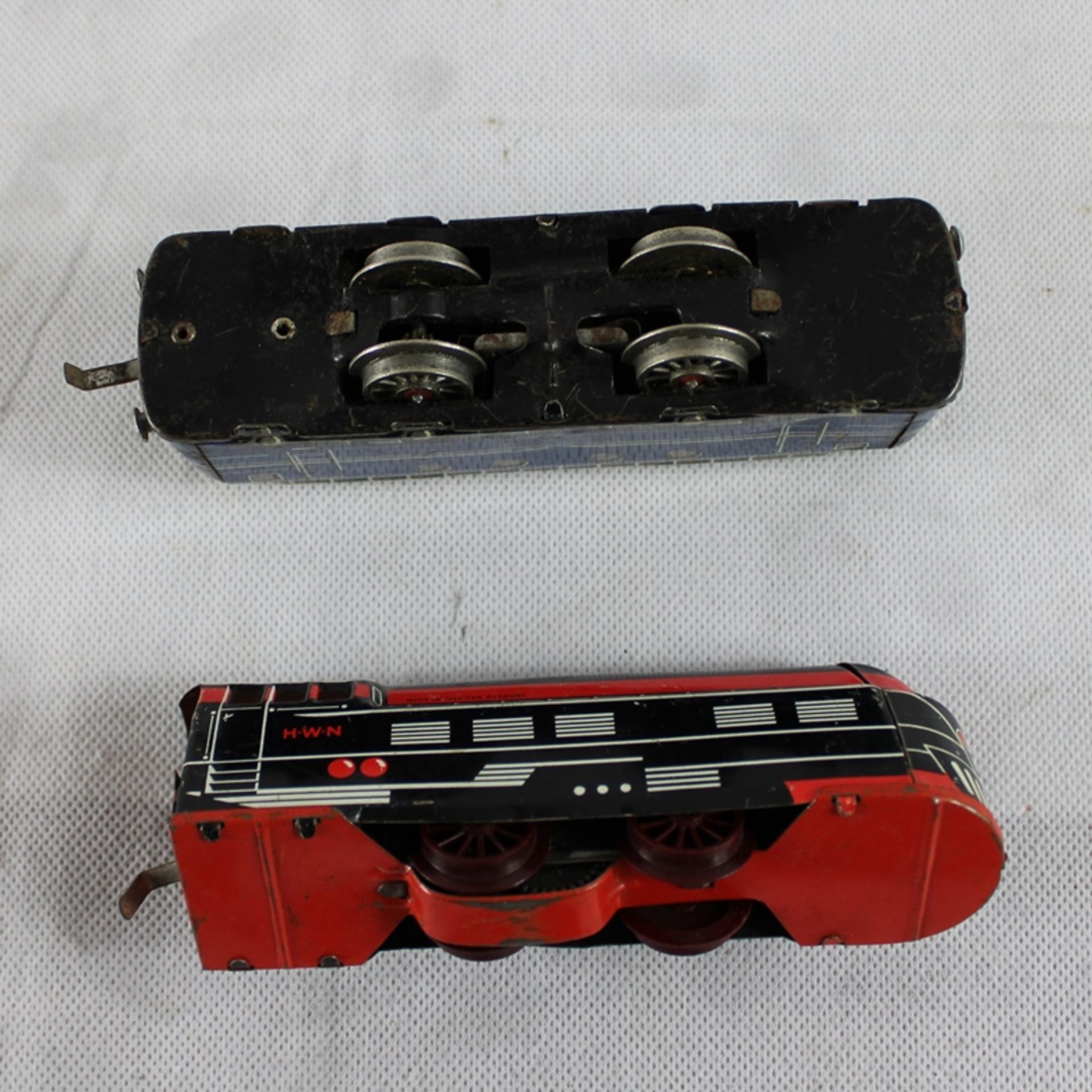 Blechspielzeug HWN Lokomotiven u. 3 Wagons Konvolut, ungetestet, Beschädigungen vorhanden - Bild 3 aus 3