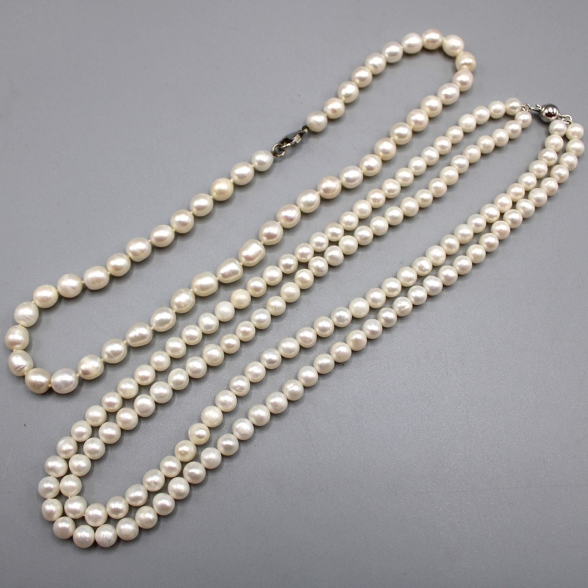 2 Perlenketten Konvolut, doppelreihige Perlenkette Perlen Ø ca. 6,4 - 6,8 mm Länge ca. 45 cm, Perle - Bild 2 aus 2