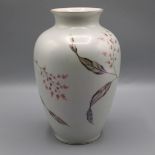 Rosenthal Vase handbemalt floraler Dekor 20 Jh., Boden Signatur, ca. 19,5 cm