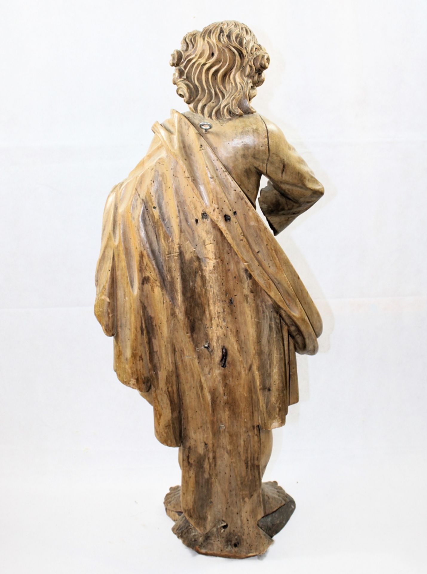 Hl. Isidor Schnitzfigur 17 Jh. ca. 94 cm, Unterarme fehlen - Bild 3 aus 3