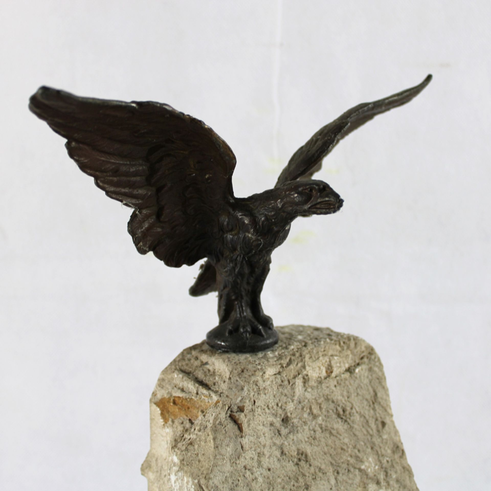 Steinsockel m. Adler u. Ehrenkreuz d. Weltkrieges, ca. 33 cm, Reservistika Eigenanfertigung - Image 2 of 2