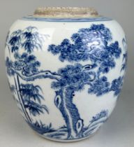 A CHINESE GINGER JAR BLUE AND WHITE PAINTED WITH FOLIAGE, 18cm x 16cm