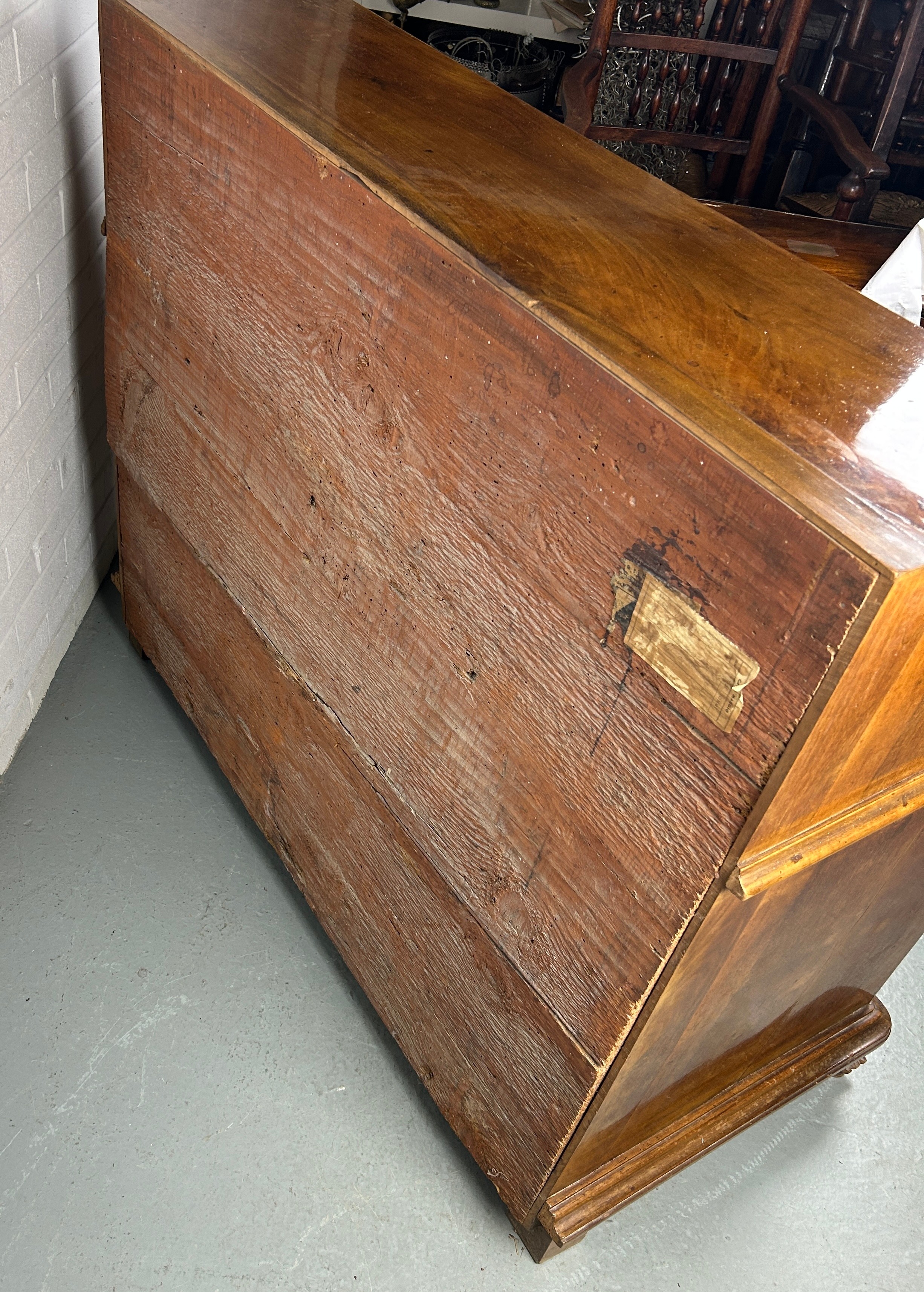 A CONTINENTAL WALNUT SERPENTINE BUREAU, 116cm x 108cm x 58cm Early 20th century, with fall front - Image 12 of 13