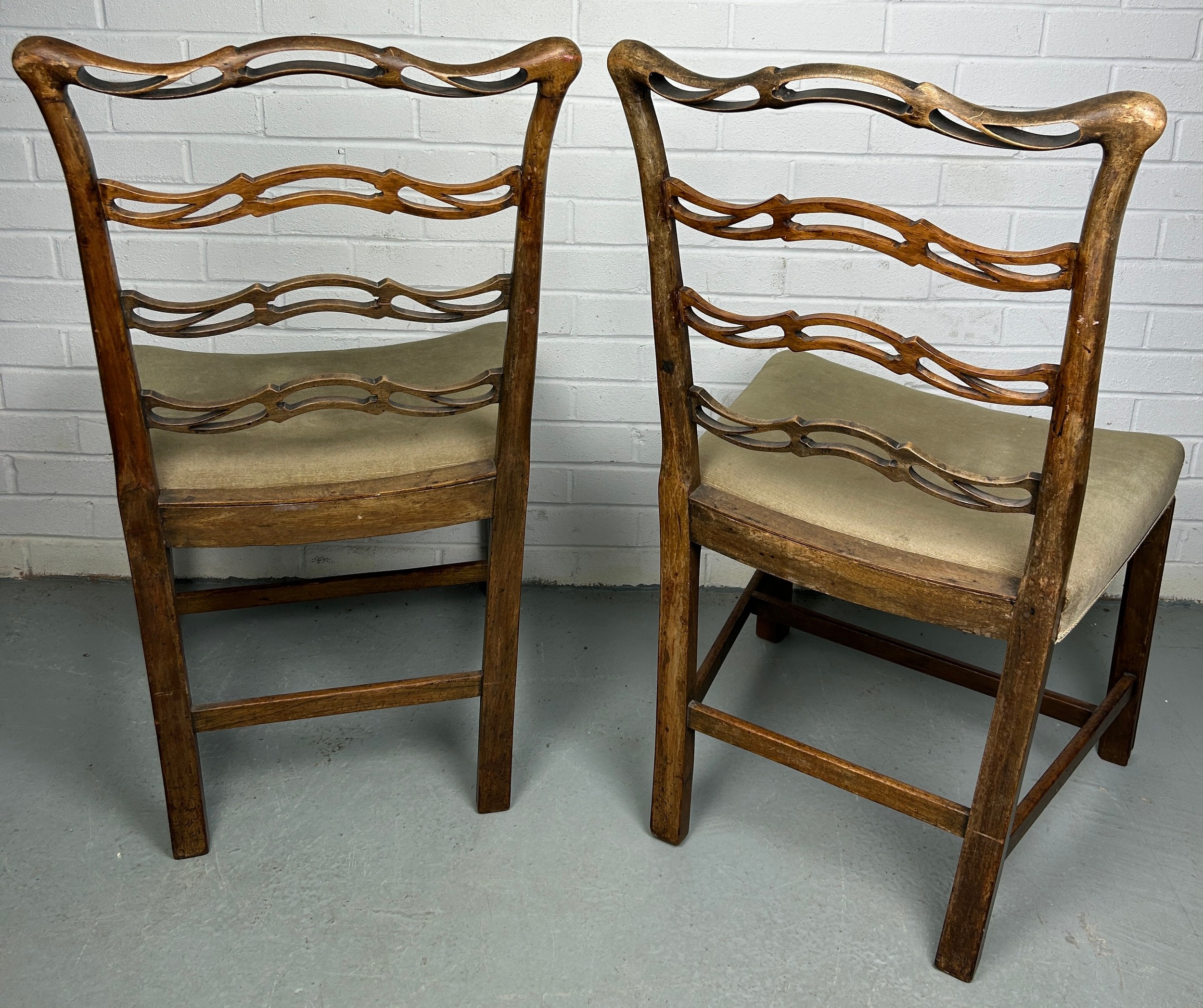 A PAIR OF EARLY 19TH CENTURY CHIPPENDALE DESIGN LADDER BACK SIDE CHAIRS, Upholstered in neutral - Image 4 of 4