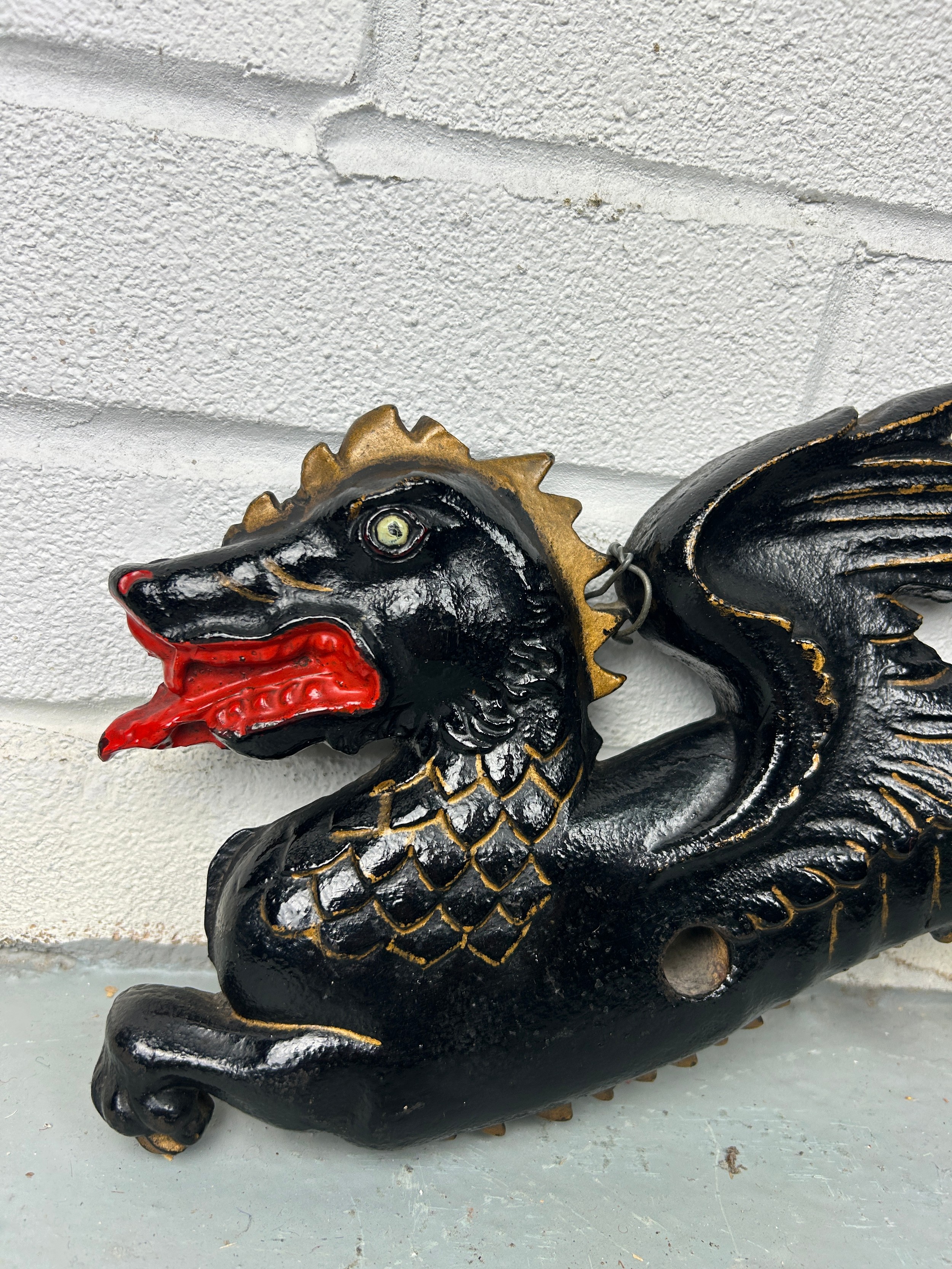 A CHINESE WALL HANGING BLACK PAINTED METAL DRAGON, 90cm x 17cm - Image 2 of 5