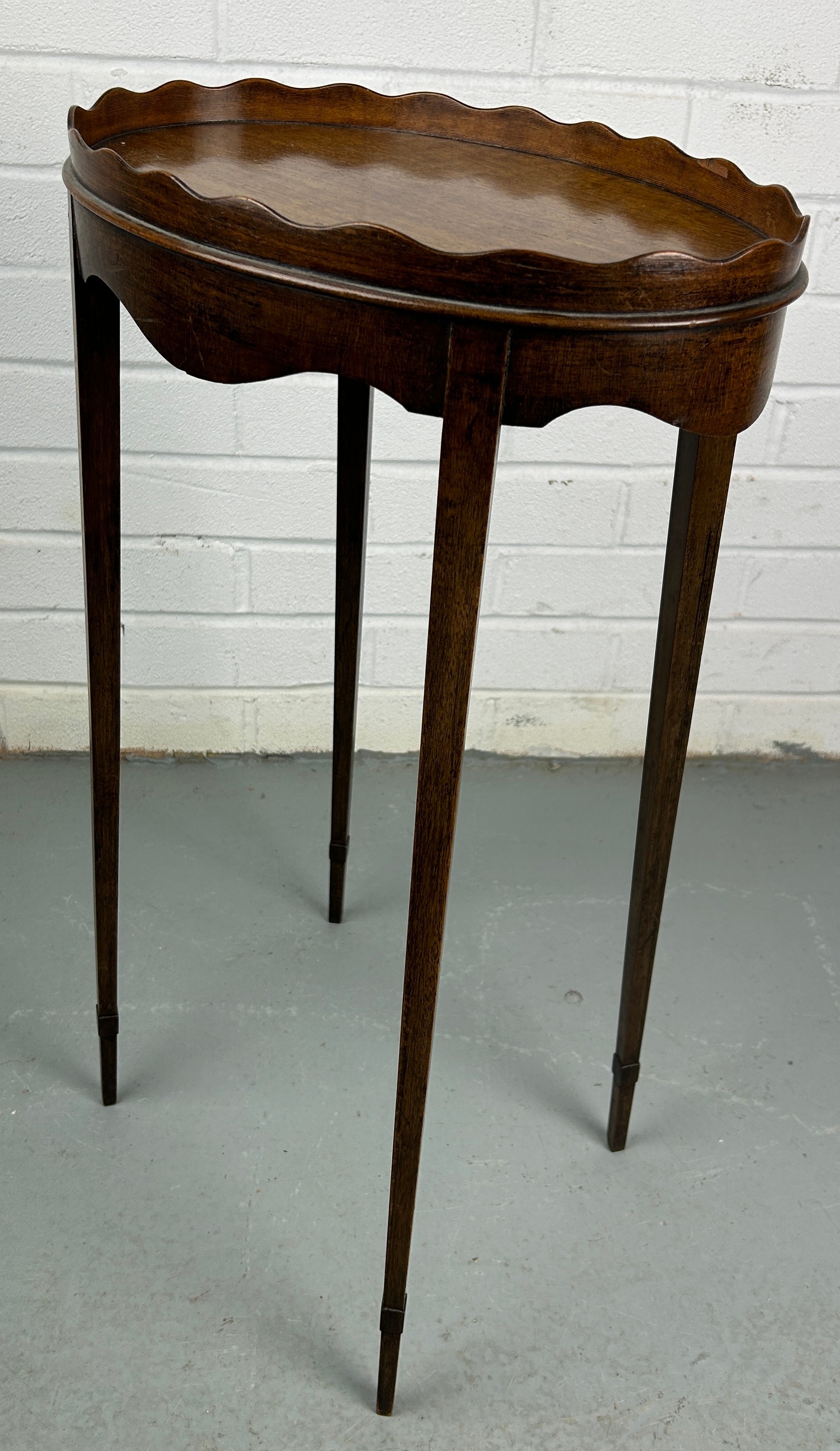 AN ELEGANT OVAL SIDE TABLE ON FOUR TAPERING LEGS WITH BRUSH AND SLIDE DRAWER 63cm x 36cm x 25cm - Image 2 of 3