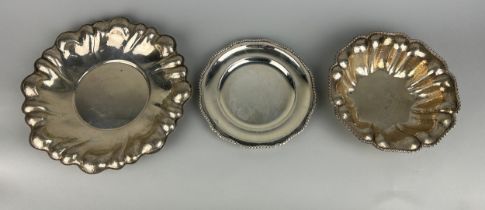 THREE ITALIAN 800 SILVER TRAYS, Weight: 722gms