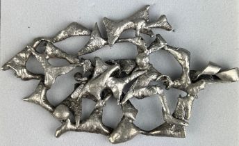 A SILVER BROOCH OF ABSTRACT DESIGN POSSIBLY ITALIAN, Weight: 21.4gms