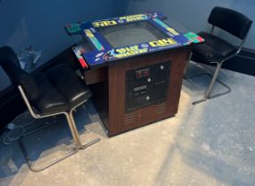 A SPACE INVADERS TAITO MACHINE WITH 2 CHAIRS, 93cm x 76cm x 69cm
