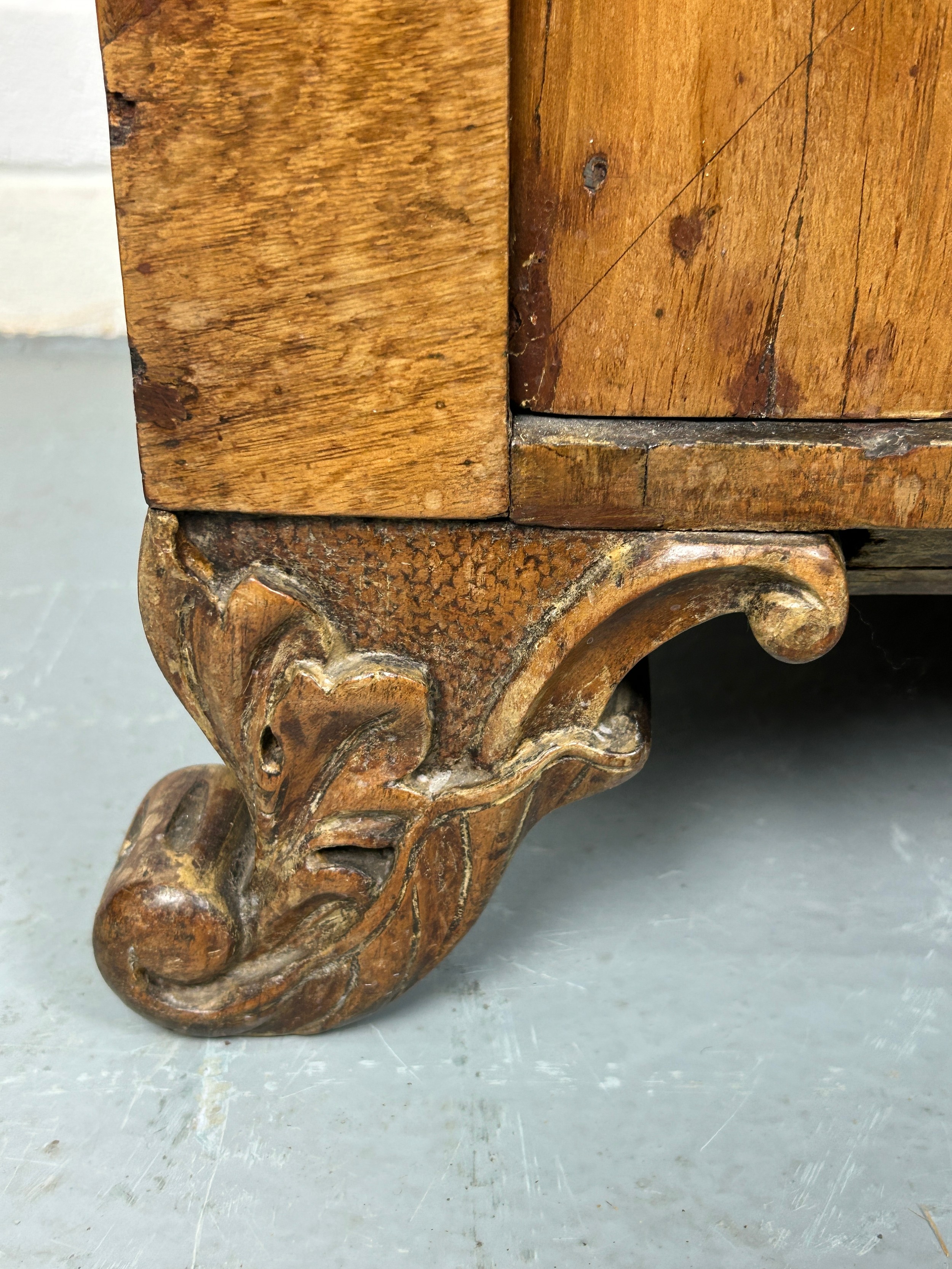 A CONTINENTAL 19TH CENTURY WALNUT VENEERED PINE BOOKCASE POSSIBLY ITALIAN, 210cm x 115cm x 47cm D - Image 11 of 15