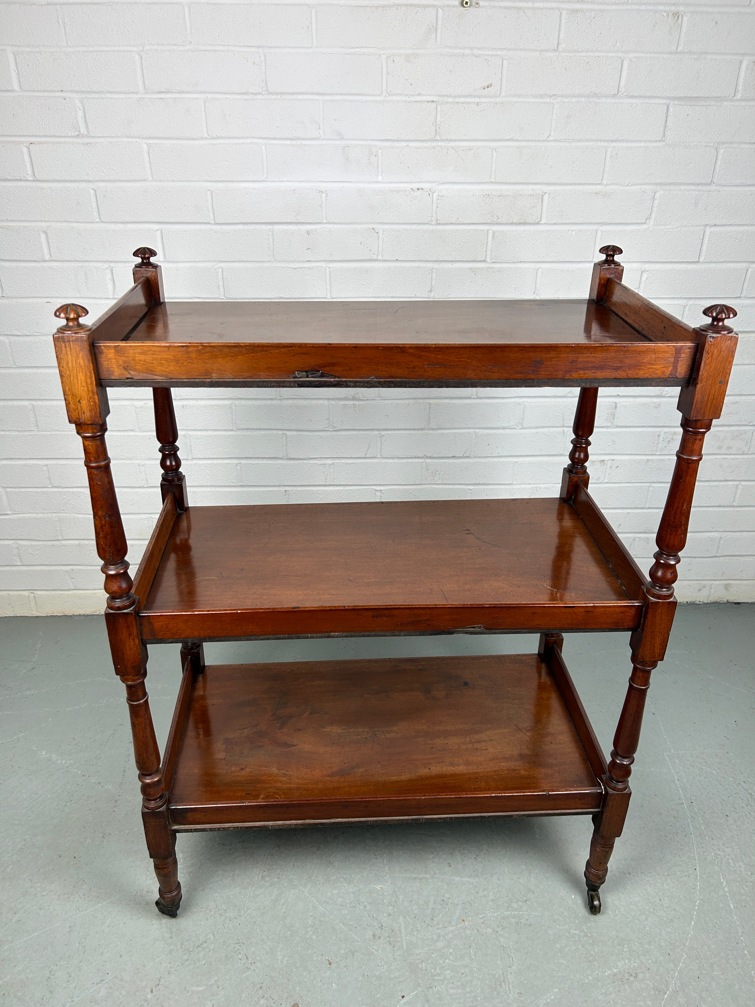 A LARGE 19TH CENTURY MAHOGANY THREE TIER WHATNOT, 100cm x 73cm x 40cm - Image 4 of 4