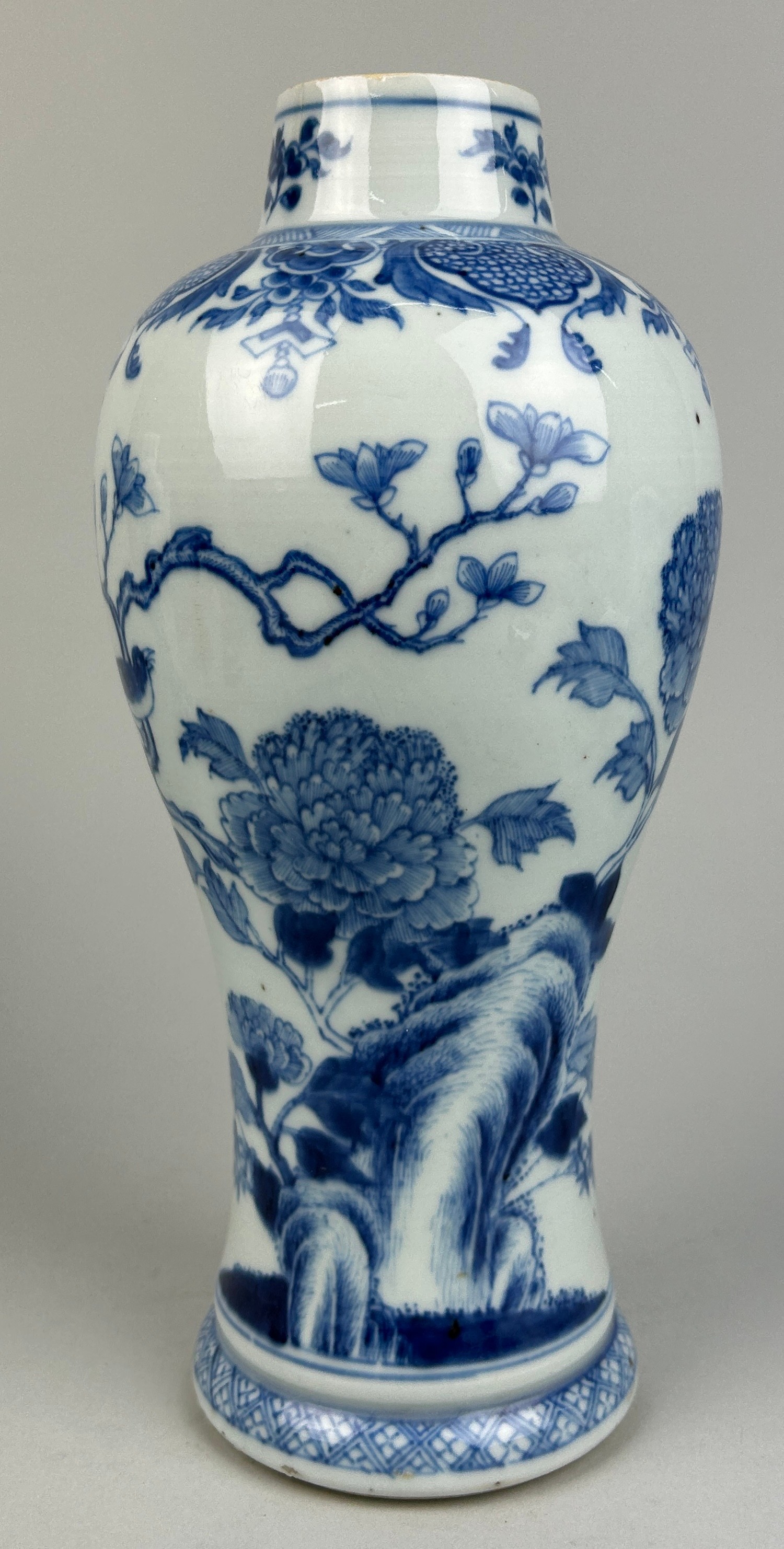 A 19TH CENTURY BLUE AND WHITE PORCELAIN VASE DECORATED WITH BIRDS AND FLOWERS, 27cm H