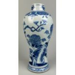 A 19TH CENTURY BLUE AND WHITE PORCELAIN VASE DECORATED WITH BIRDS AND FLOWERS, 27cm H