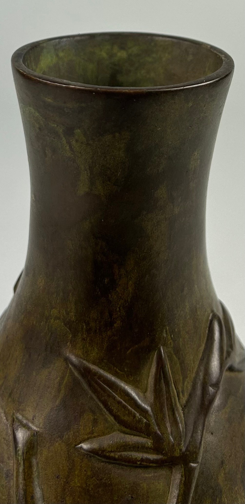 A CHINESE BRONZE VASE DECORATED WITH DEER AND BAMBOO, Ming dynasty marks, but not of the period. - Image 3 of 4