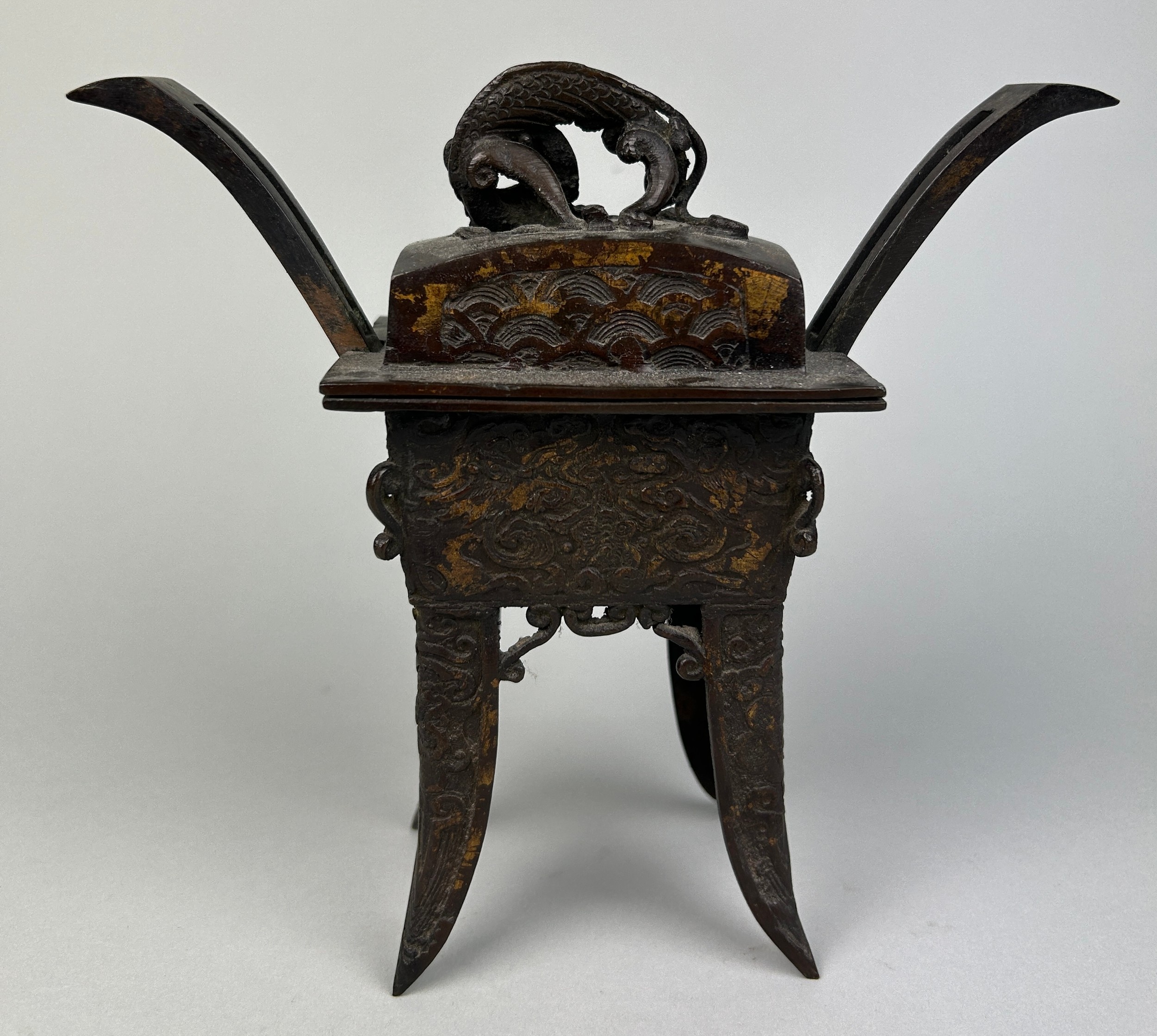 A LATE 19TH CENTURY BRONZE CENSER OF ARCHAIC JUE FORM, Four character mark underneath. 18cm x 18cm - Image 3 of 6