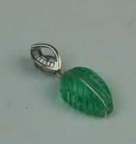 A NATURAL EMERALD IN THE FORM OF A LEAF ON WHITE GOLD PENDANT WITH DIAMONDS, Weight: 1.5gms
