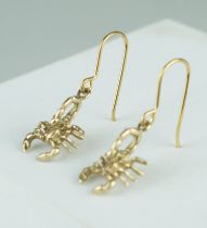 A PAIR OF GOLD SCORPION EARRINGS, Weight: 2.8gms Drop 20mm