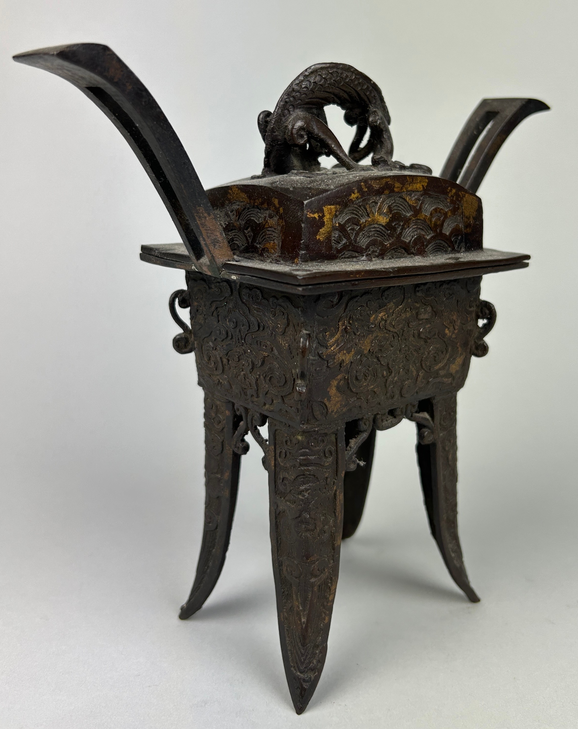 A LATE 19TH CENTURY BRONZE CENSER OF ARCHAIC JUE FORM, Four character mark underneath. 18cm x 18cm - Image 4 of 6