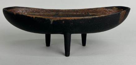 A LARGE IRON IKEBANA BLACK TRIPOD STAND, 27cm x 11cm x 10cm