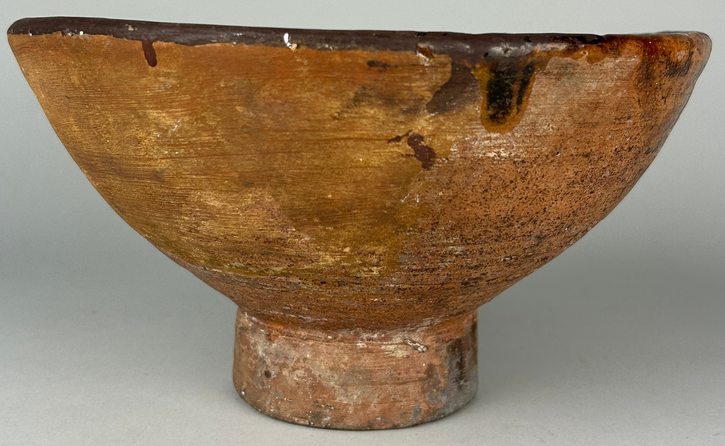 A 14TH CENTURY MAMLUK SLIPWARE POTTERY FOOTED BOWL, 24cm x 13cm Provenance: Purchased by the current - Image 2 of 8