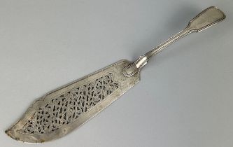 A VICTORIAN SILVER CAKE SLICE MARKED FH: The Portland Co Ltd -Francis Higgins III Weight: 189gms