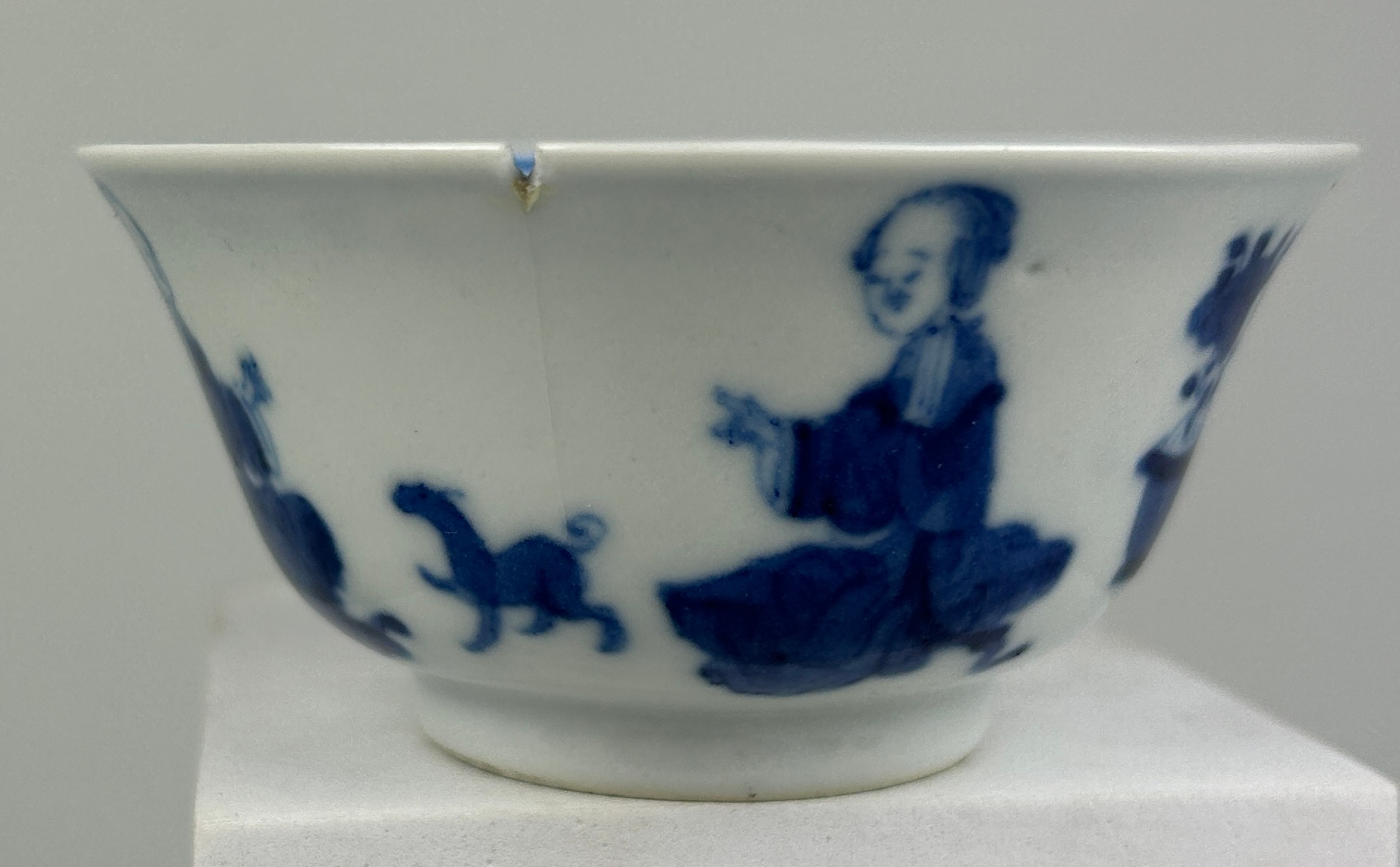 A CHINESE KANGXI PERIOD BOWL DECORATED WITH FIGURES, DOGS AND FLOWERS, 8cm x 8cm x 4.2cm - Image 3 of 6