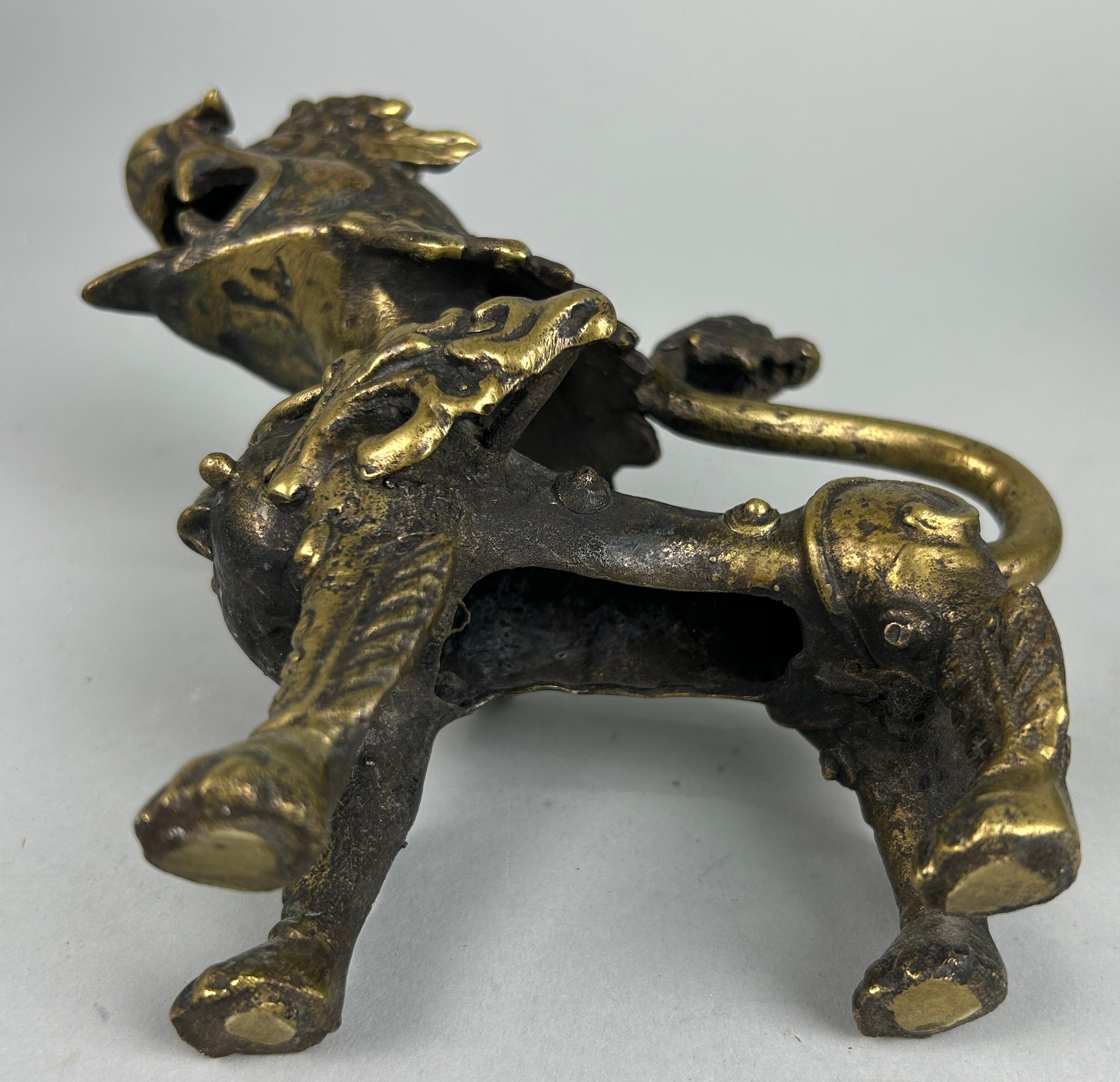 A 19TH CENTURY GILT BRONZE FIGURE OF A LION, 15cm x 13cm - Image 4 of 4