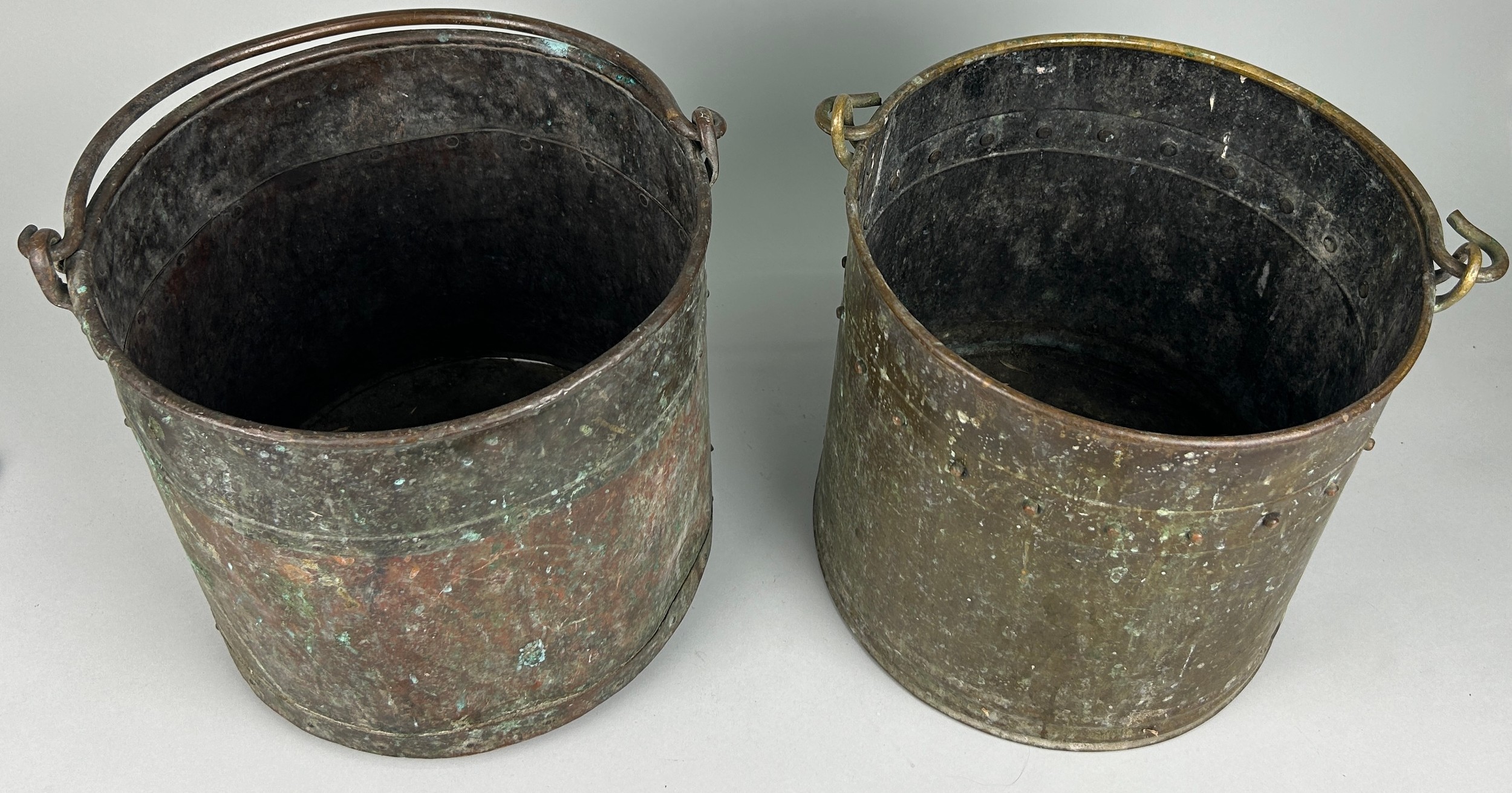 A PAIR OF BRASS COAL BUCKETS 36cm x 30cm - Image 2 of 3