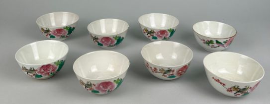 A SET OF EIGHT 20TH CENTURY CHINESE BOWLS DECORATED WITH BIRDS AND FLOWERS (8) 12cm x 6cm