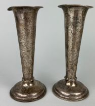 A PAIR OF SILVER POSY VASES MARKED RS ROBERT STEBBINGS, Weight: 204gms