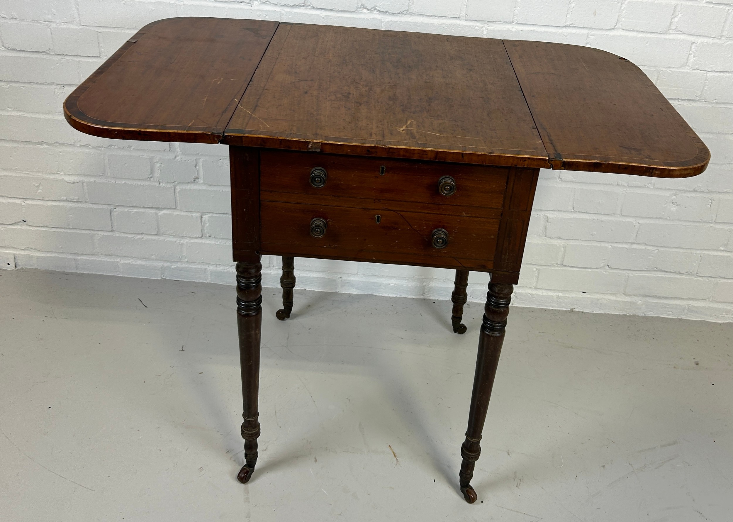 A GEORGIAN MAHOGANY PEMBROKE TABLE RAISED ON TURNED LEGS AND CASTORS, Flaps open measurements: - Image 5 of 5