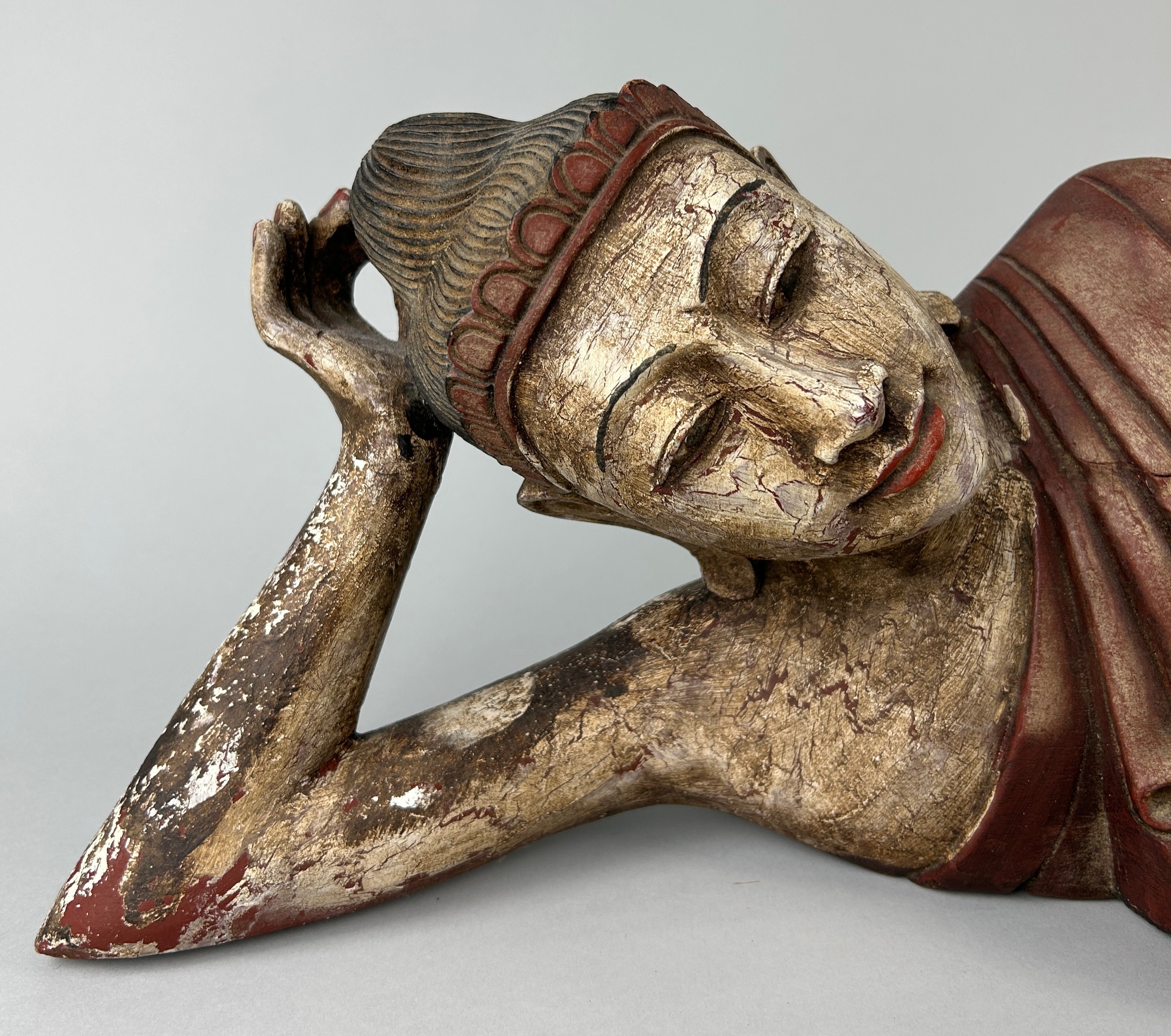 A THAI CARVED WOODEN SCULPTURE OF THE RECLINING BUDDHA, 20th Century 105cm x 23cm - Image 2 of 6
