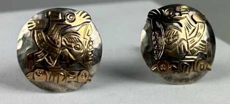 A PAIR OF AZTEC 18CT GOLD AND SILVER EARRINGS (2) Weigh 11.6gms