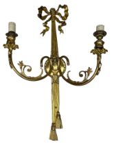 A FRENCH GILT BRASS WALL SCONCE WITH RIBBON DETAIL, 60cm x 37cm x 17cm