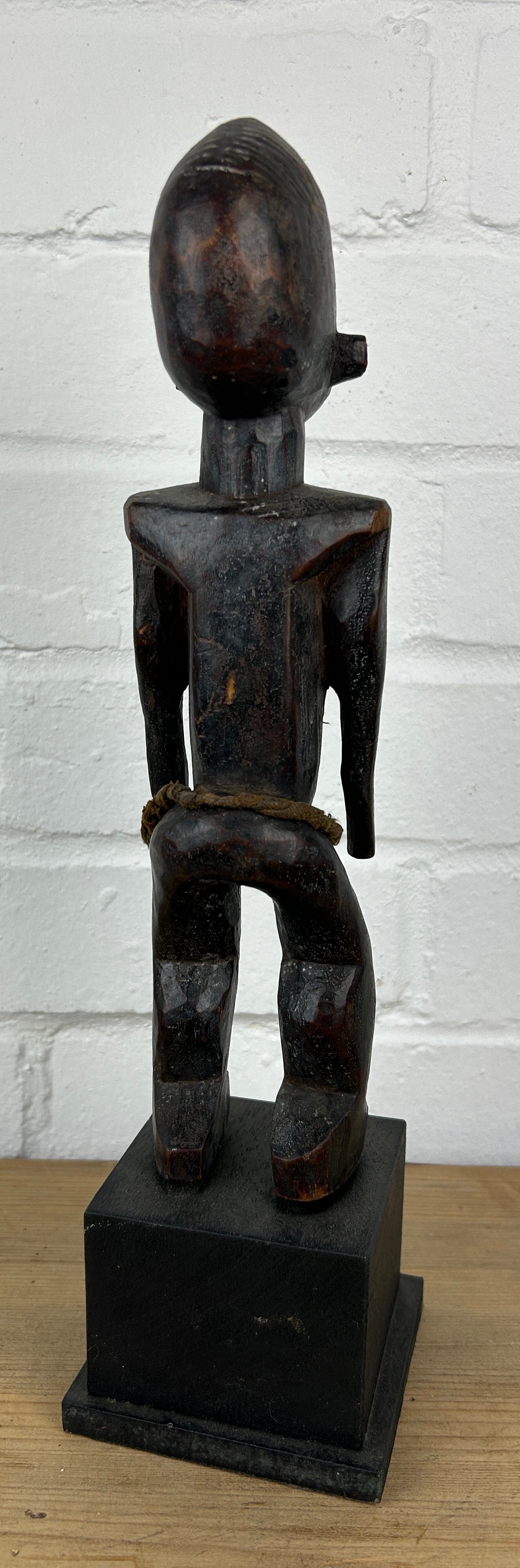 AN AFRICAN TRIBAL WOODEN MALE FIGURE, Mounted on wooden stand. 28cm H On stand 36cm H - Image 3 of 5