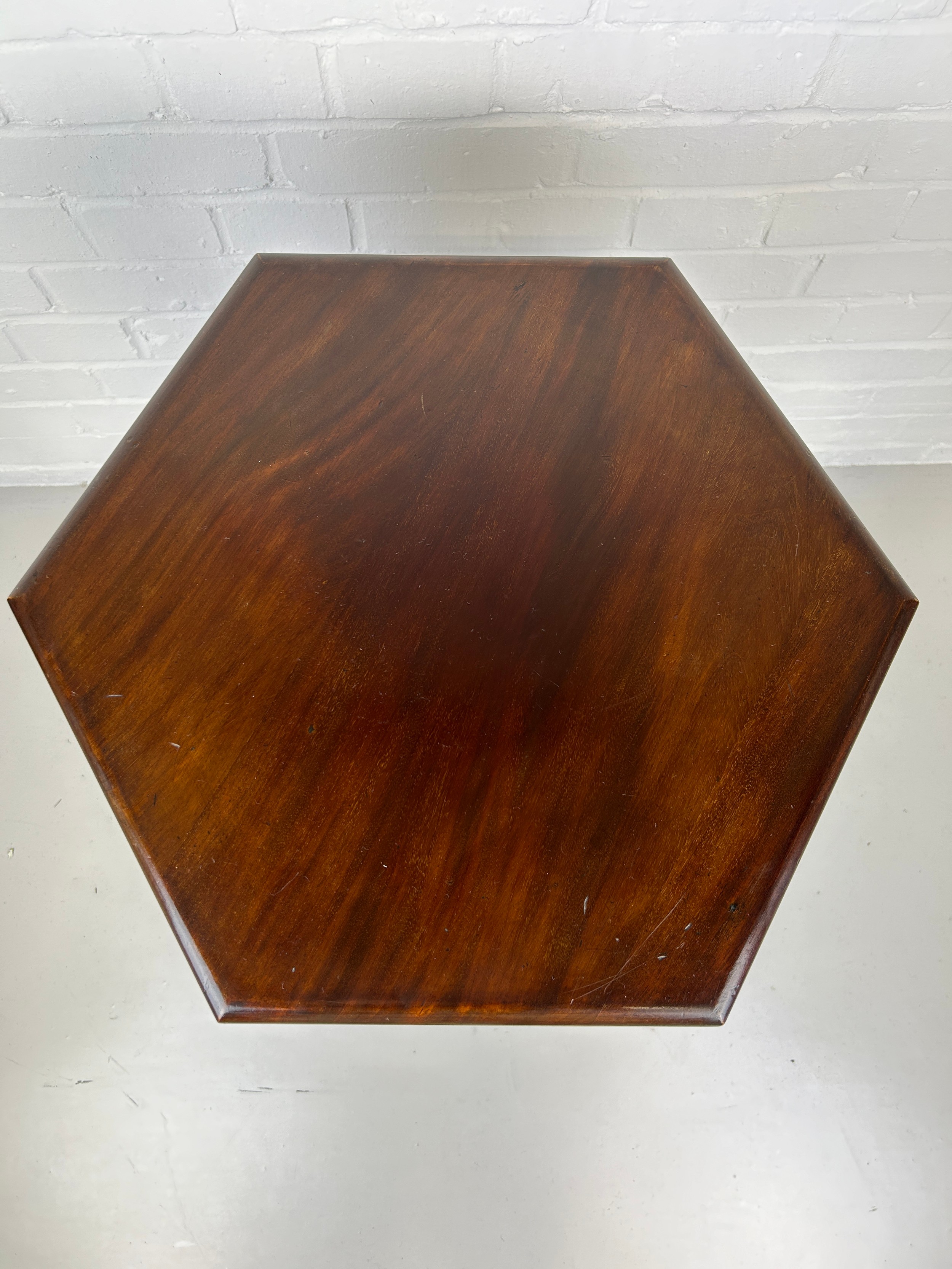 A HEXAGONAL ARTS AND CRAFTS DESIGN TABLE, 67cm H x 44cm W - Image 3 of 4