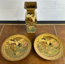 HARRODS LONDON: A PAIR OF LARGE JAPANESE STYLE CERAMIC PLATES DEPICTING PAIRS OF CRANES ALONG WITH A