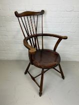 AN ARTS AND CRAFTS DESIGN SPINDLE BACK ARMCHAIR, 95cm x 59cm x 49cm