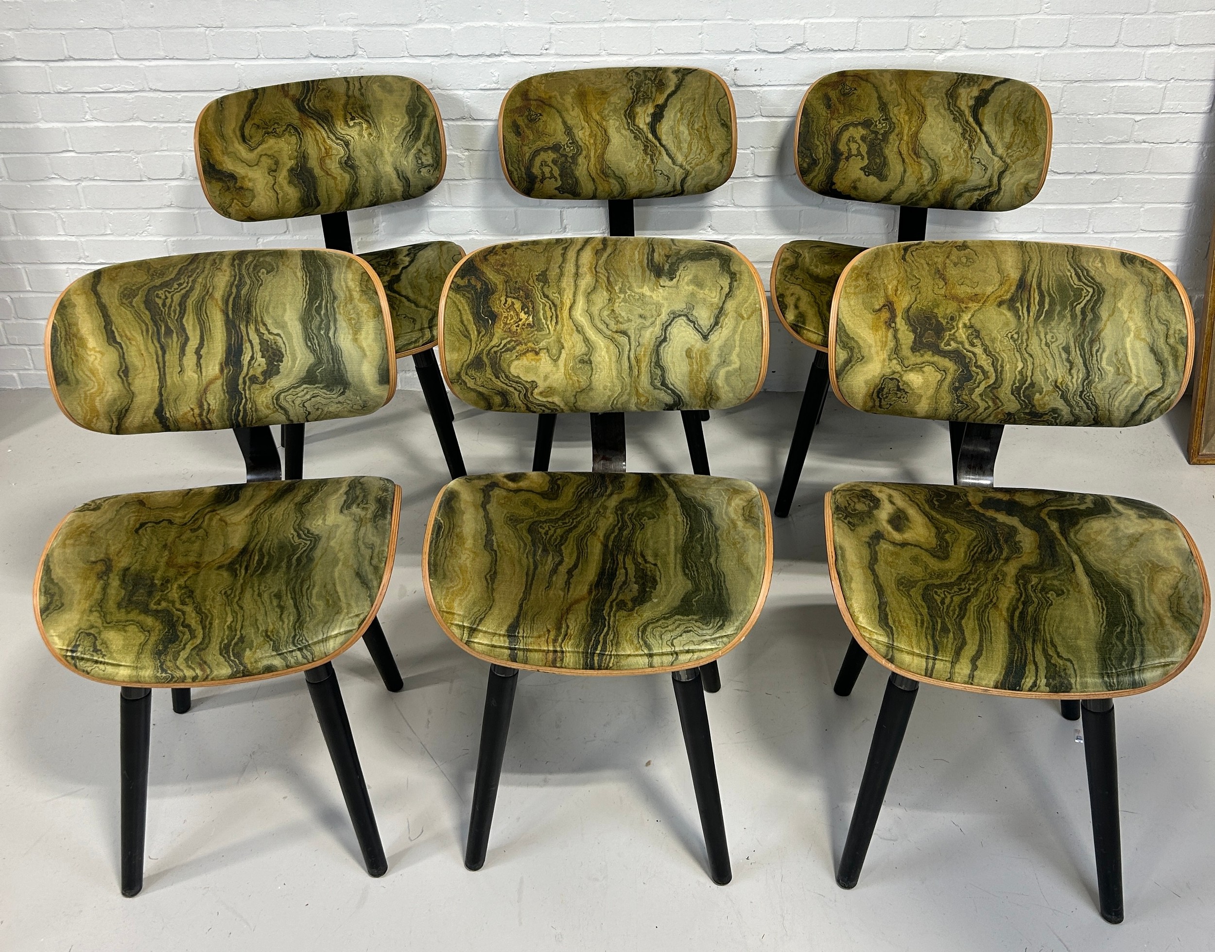 A SET OF SIX ITALIAN MID CENTURY DESIGN DINING CHAIRS UPHOLSTERED IN GREEN 'MARBLE EFFECT' FABRIC,