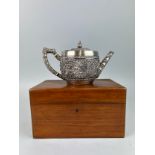 P ORR AND SONS: A SILVER TEA POT IN ORIGINAL WOODEN CASE, Weight: 425gms