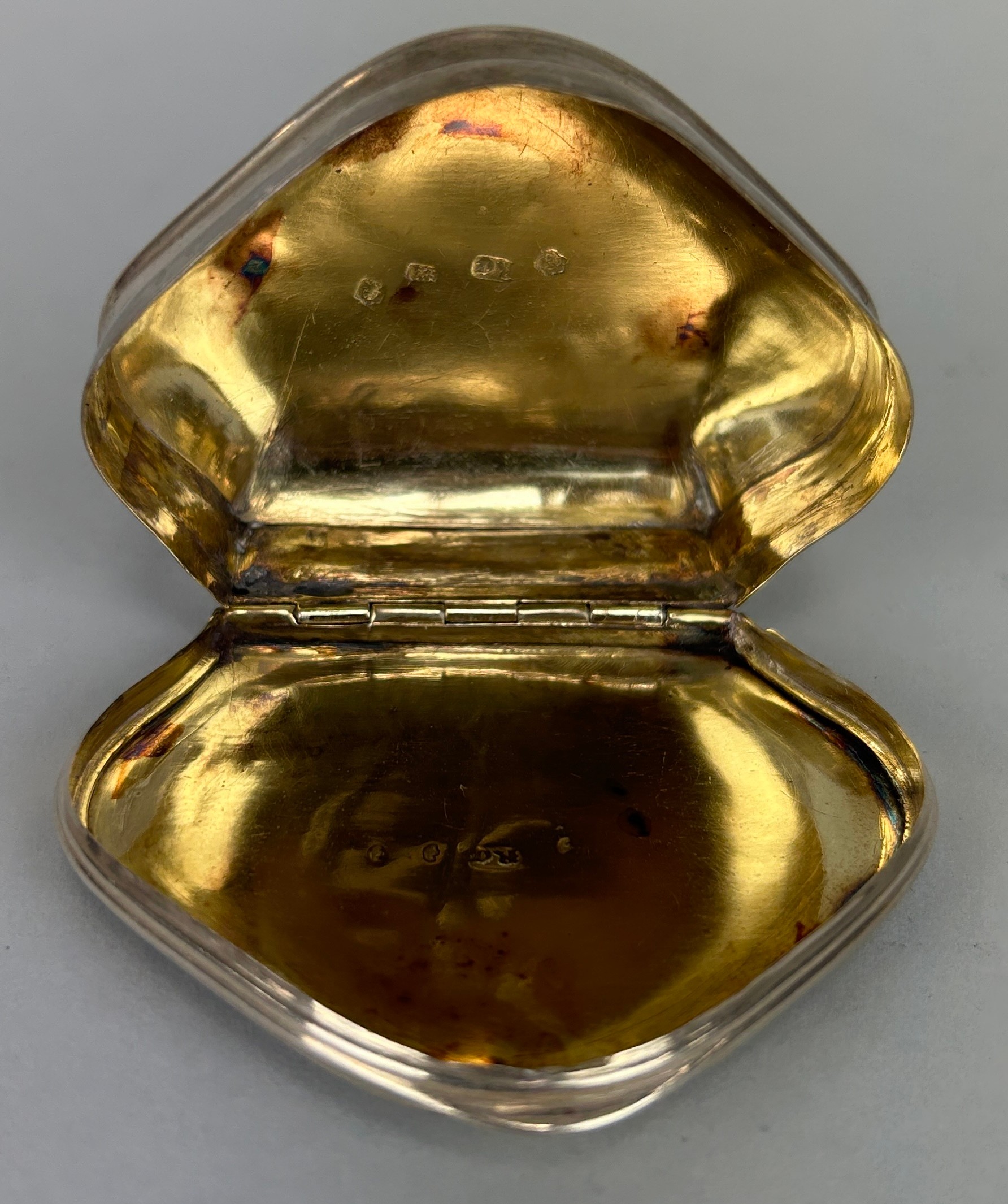 A GEORGIAN SILVER BOX MARKS FOR 'RD', Weight: 43.9gms - Image 2 of 4