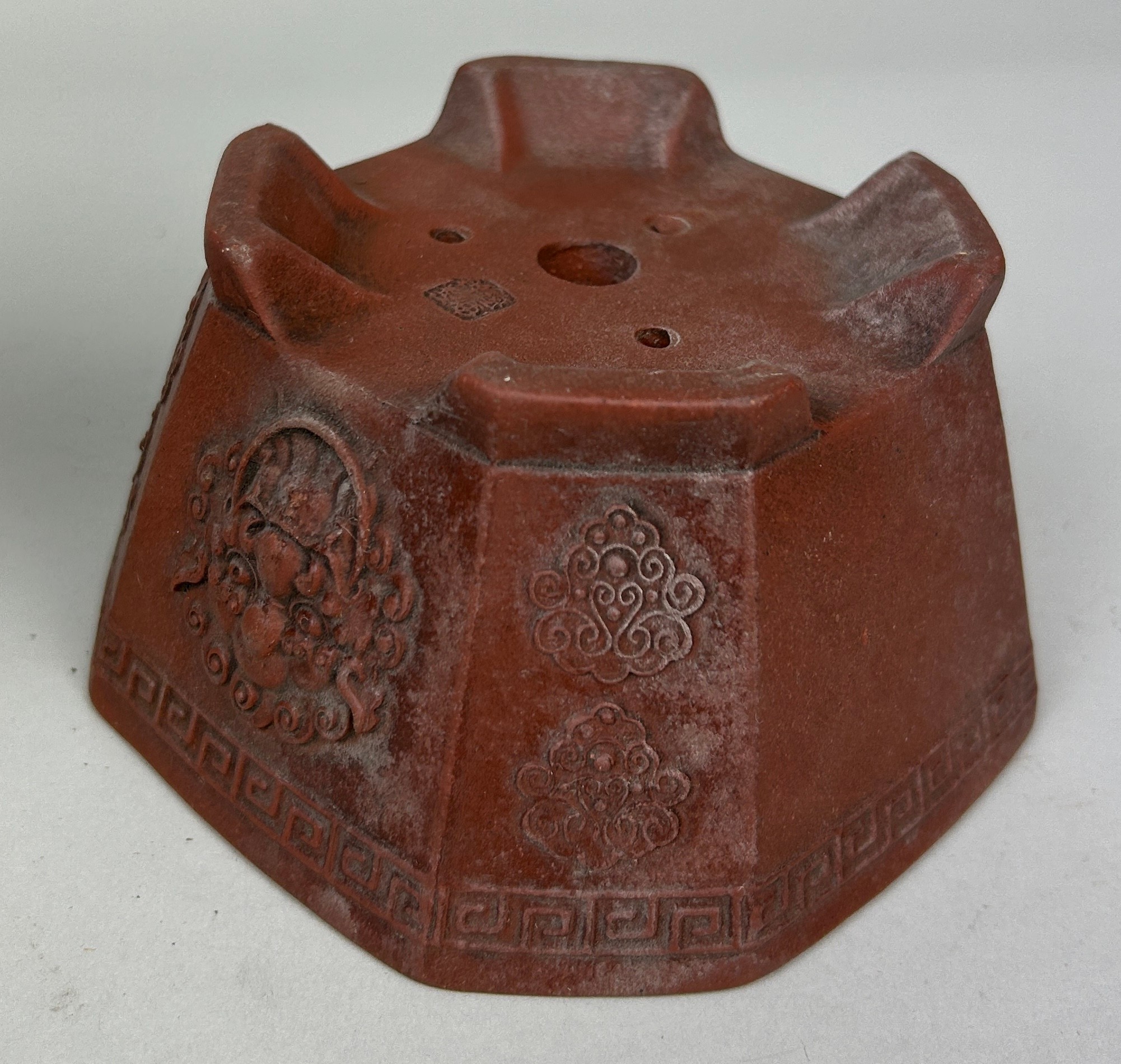 A CHINESE YIXING POT WITH LION HEAD CARTOUCHES, ALONG WITH A MEIPING VASE, Vase 16cm H - Image 3 of 4