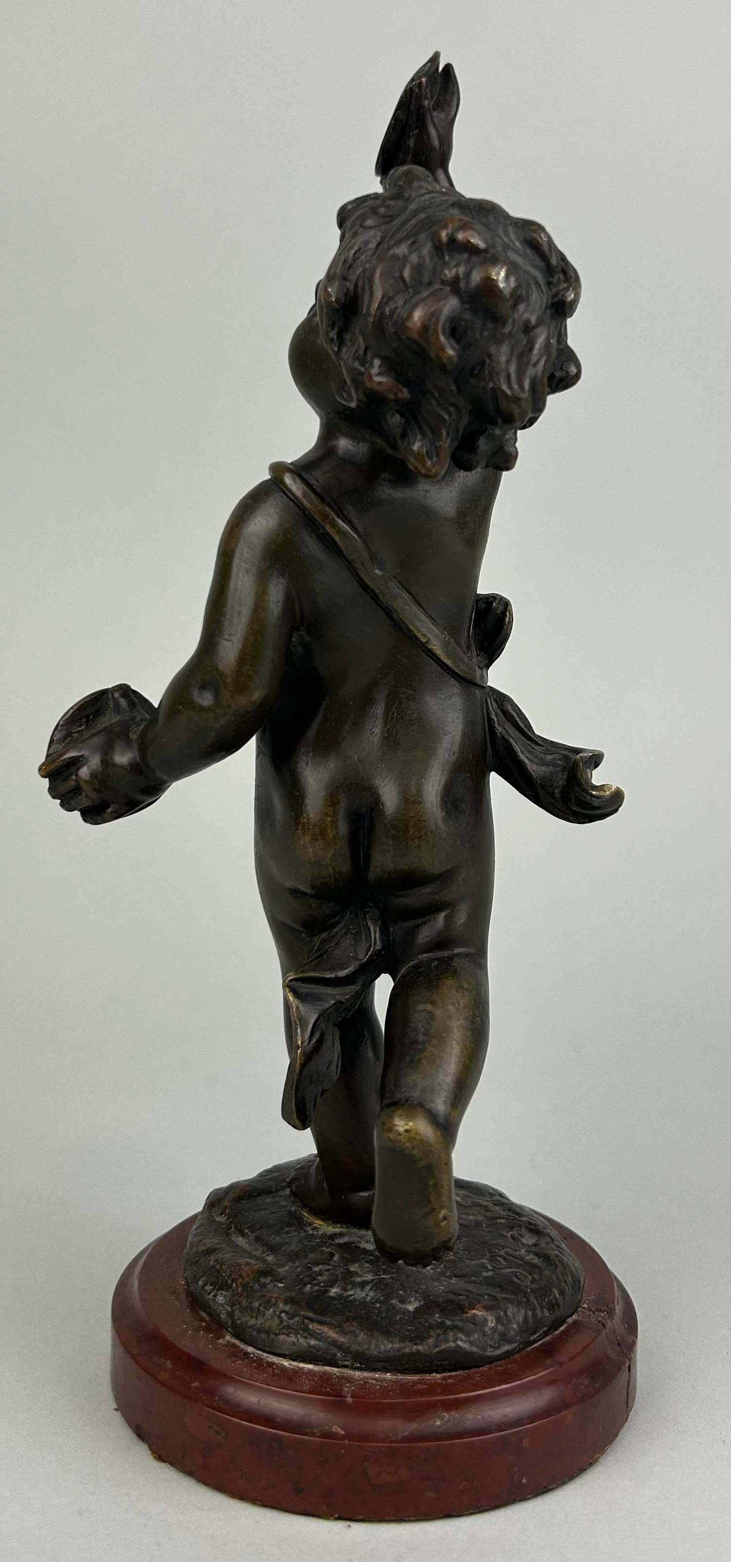 A 19TH CENTURY FRENCH BRONZE SCULPTURE OF A PUTTI AFTER CLAUDE CLODION (1738-1814) ON A RED MARBLE - Image 3 of 5
