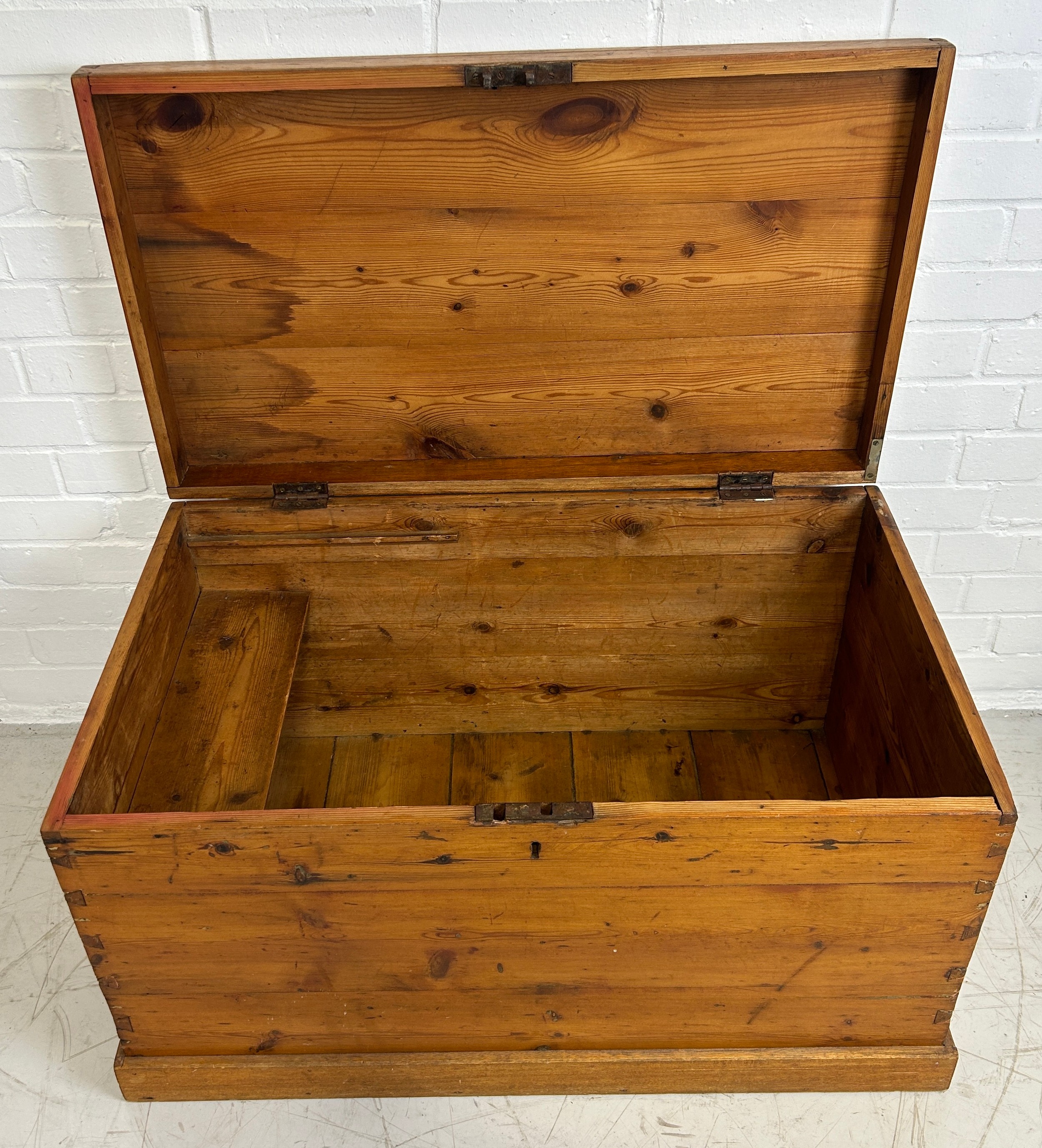 A PINE BLANKET BOX, 86cm x 50cm x 50cm - Image 2 of 4