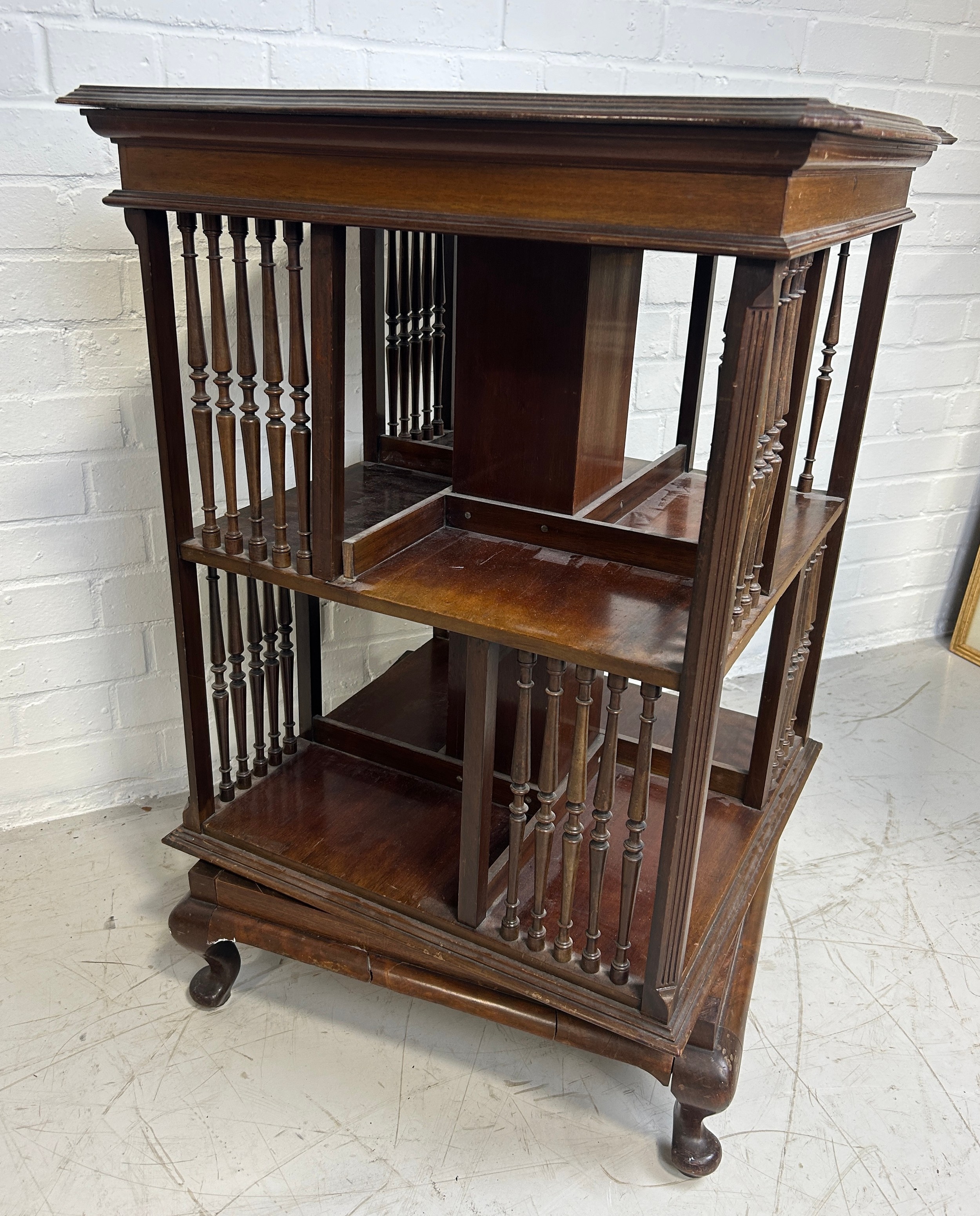 AN EDWARDIAN MAHOGANY TWO TIER REVOLVING BOOKCASE, 84cm x 60cm x 60cm - Image 2 of 4