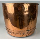 A LARGE COPPER POT OR CAULDRON, 48cm x 36cm