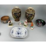 A COLLECTION OF CERAMICS TO INCLUDE A PAIR OF JAPANESE VASES, DOULTON BOWL, STAFFORDSHIRE FIGURES,