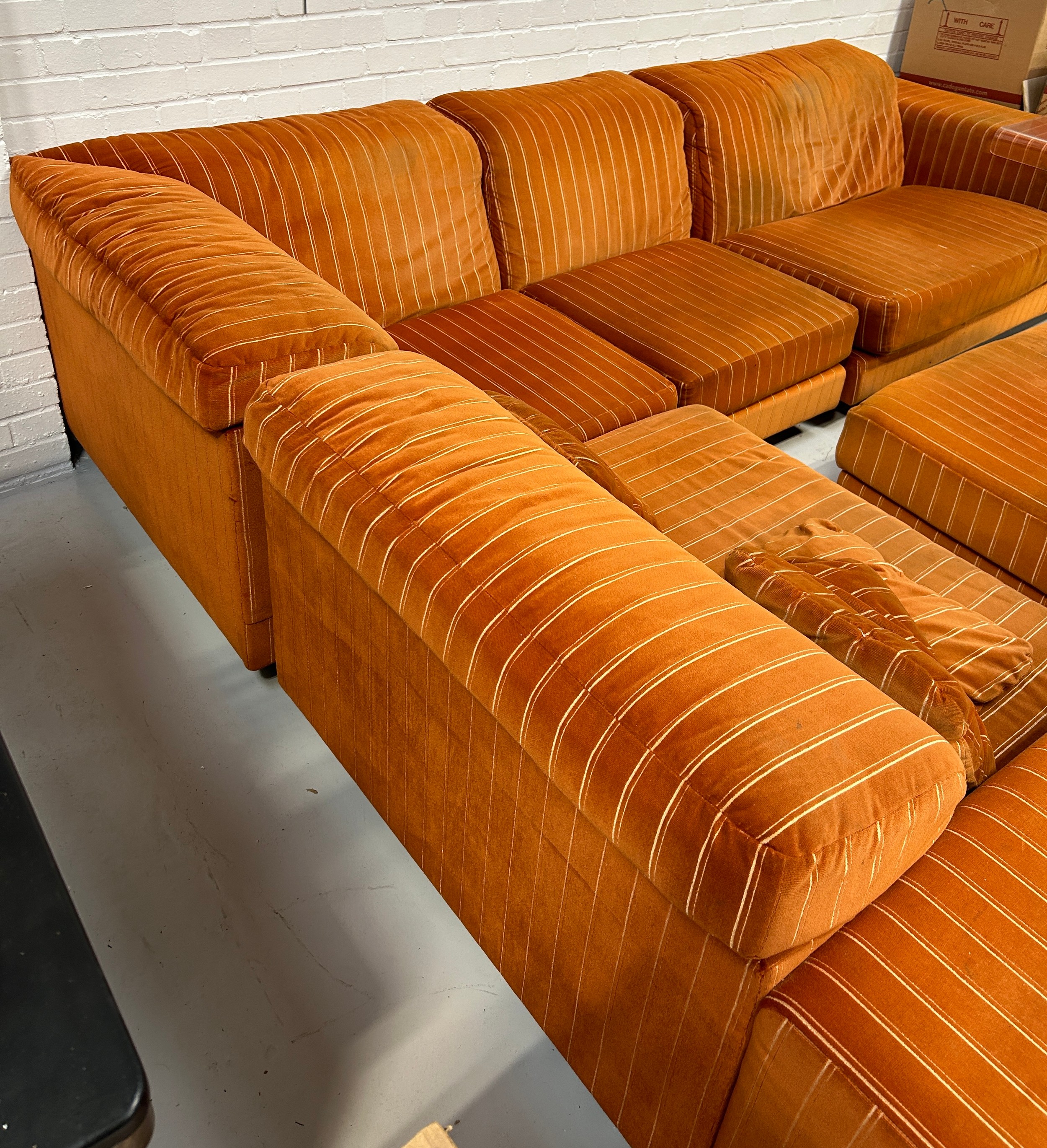 HOWARD KEITH: A LARGE SECTIONAL CORNER SOFA UPHOLSTERED IN STRIPED BURNT ORANGE FABRIC, 300cm x - Image 2 of 5